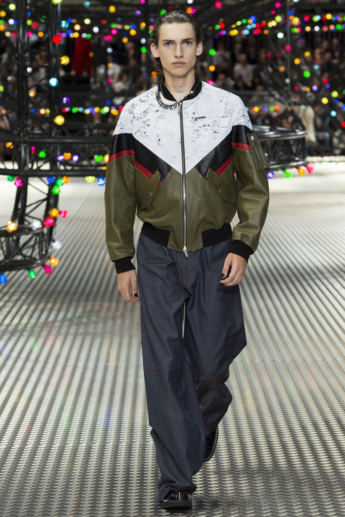 Dior Homme 2025巴黎时装发布会男装秀