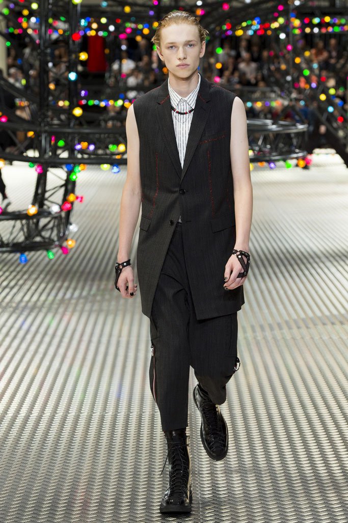 Dior Homme 2025巴黎时装发布会男装秀