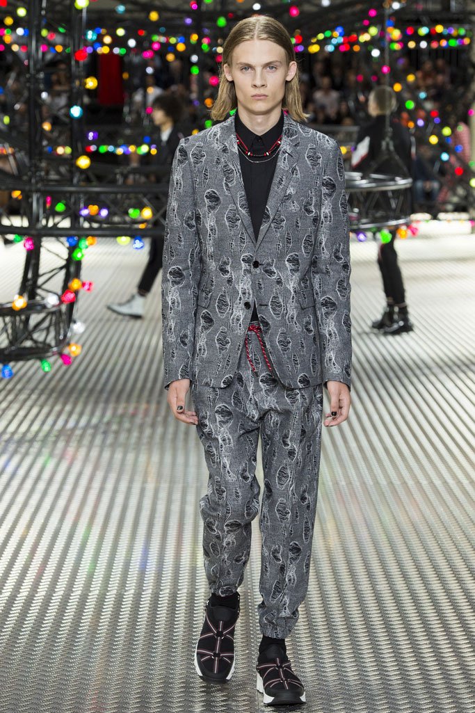 Dior Homme 2025巴黎时装发布会男装秀