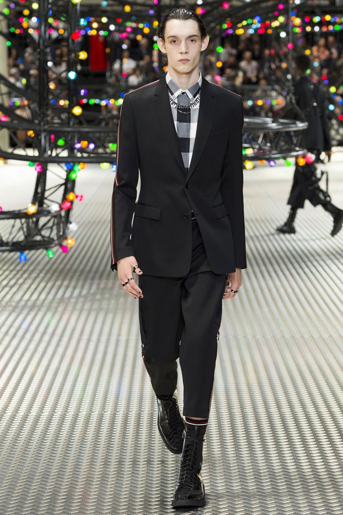 Dior Homme 2025巴黎时装发布会男装秀