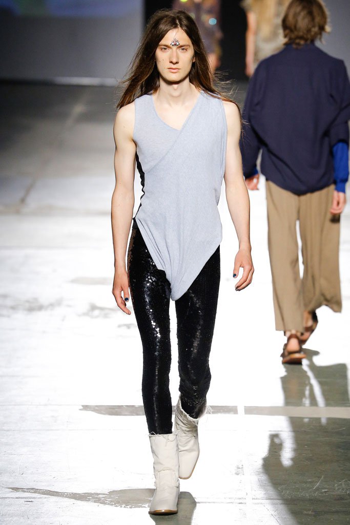 Vivienne Westwood 2025米兰男装发布会男装秀