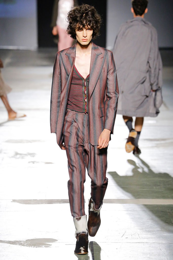 Vivienne Westwood 2025米兰男装发布会男装秀