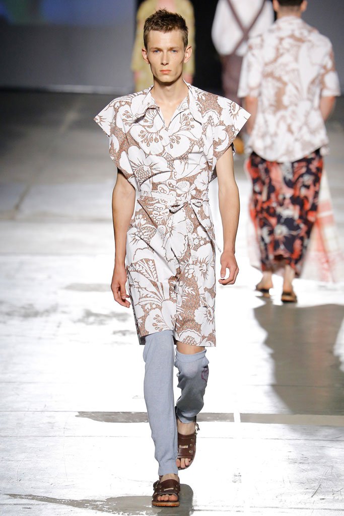 Vivienne Westwood 2025米兰男装发布会男装秀