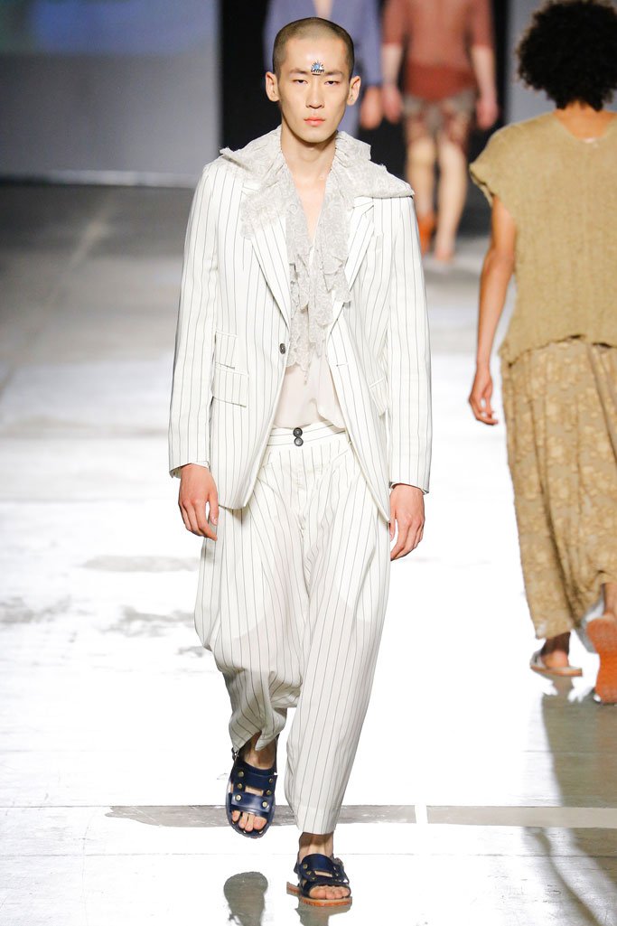 Vivienne Westwood 2025米兰男装发布会男装秀