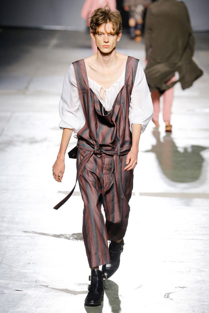Vivienne Westwood 2025米兰男装发布会男装秀