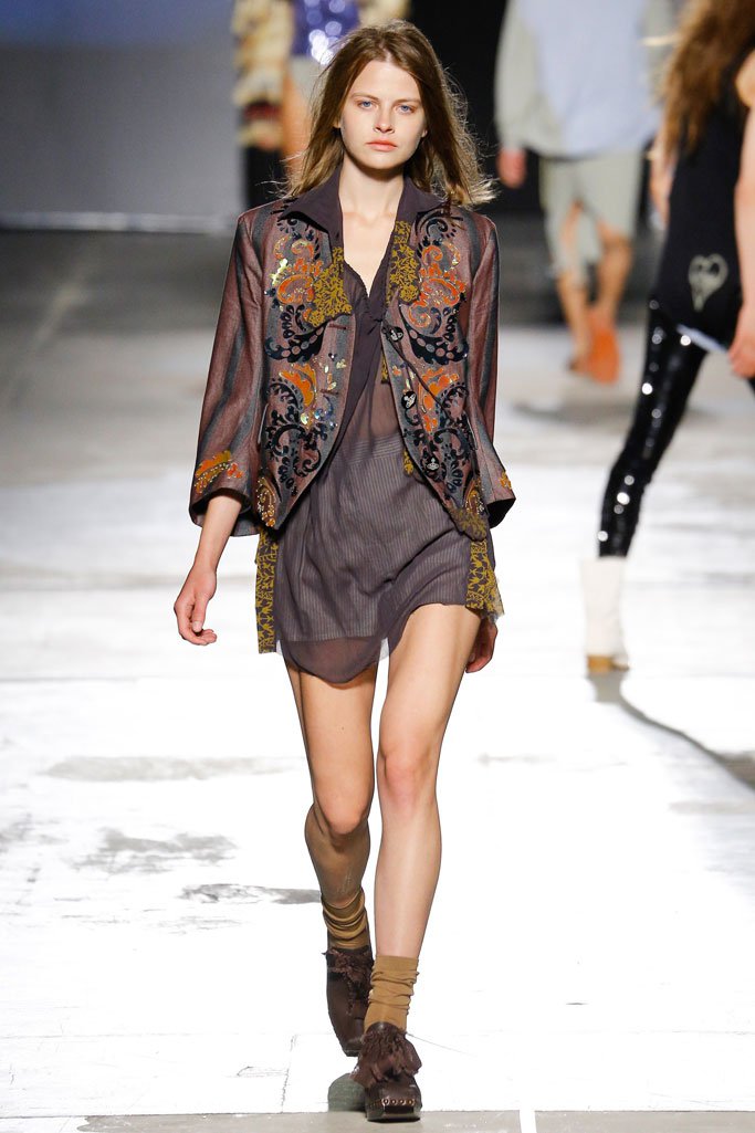 Vivienne Westwood 2025米兰男装发布会男装秀