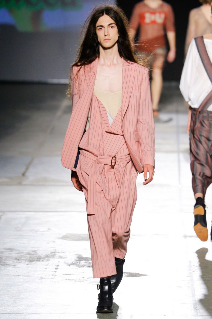 Vivienne Westwood 2025米兰男装发布会男装秀