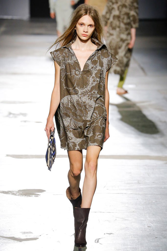 Vivienne Westwood 2025米兰男装发布会男装秀