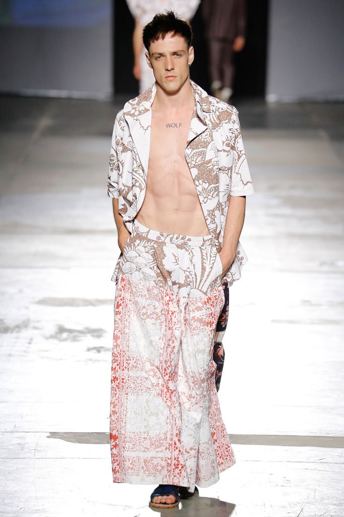 Vivienne Westwood 2025米兰男装发布会男装秀