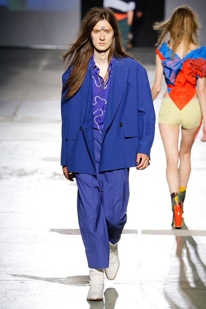 Vivienne Westwood 2025米兰男装发布会男装秀