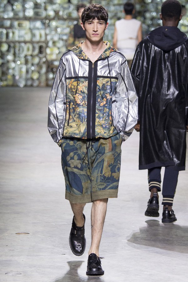 Dries Van Noten（德赖斯·范诺顿）2025巴黎时装男装秀