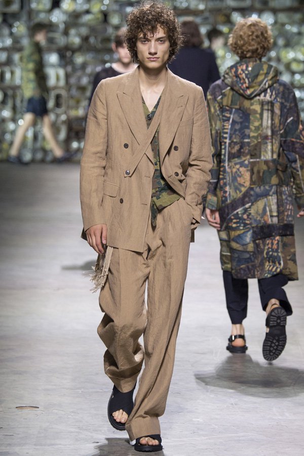 Dries Van Noten（德赖斯·范诺顿）2025巴黎时装男装秀
