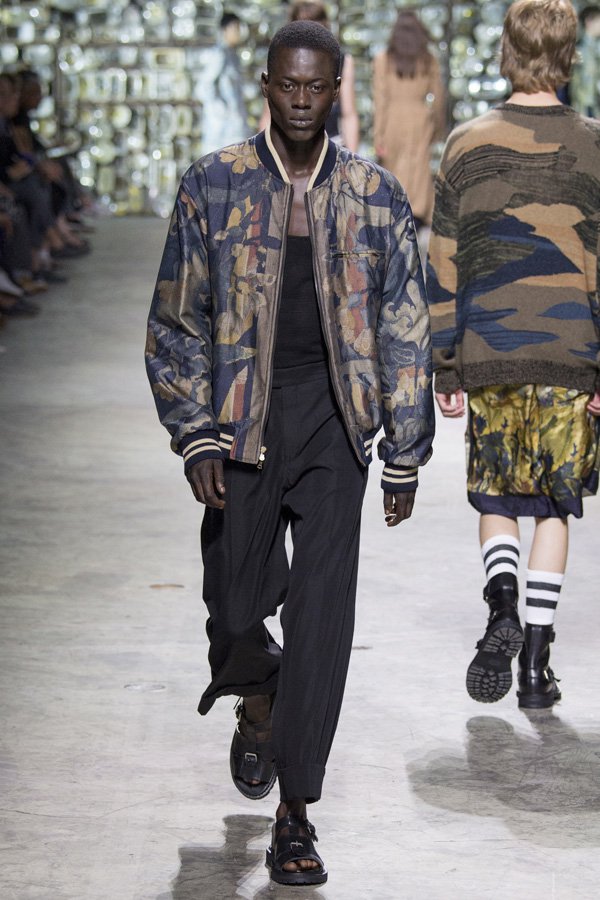 Dries Van Noten（德赖斯·范诺顿）2025巴黎时装男装秀