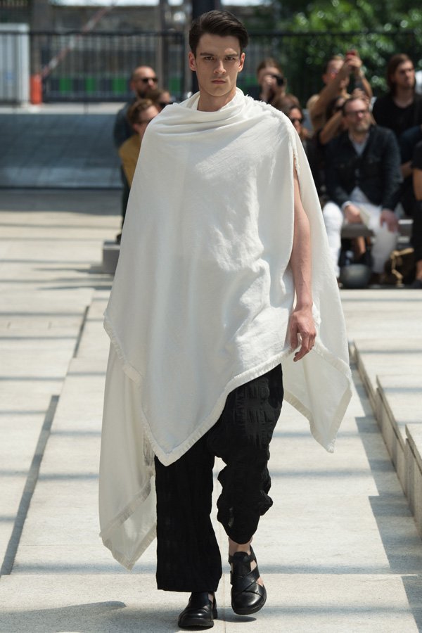 Issey Miyake（三宅一生）2025巴黎男装周男装秀