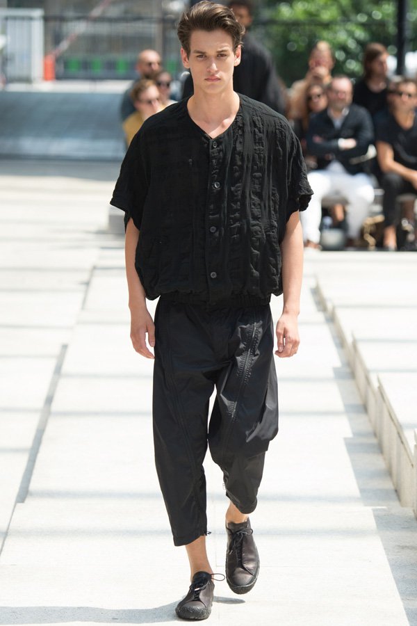 Issey Miyake（三宅一生）2025巴黎男装周男装秀