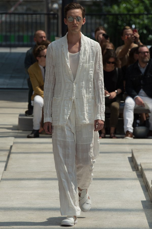 Issey Miyake（三宅一生）2025巴黎男装周男装秀