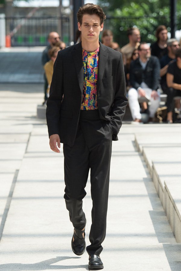 Issey Miyake（三宅一生）2025巴黎男装周男装秀