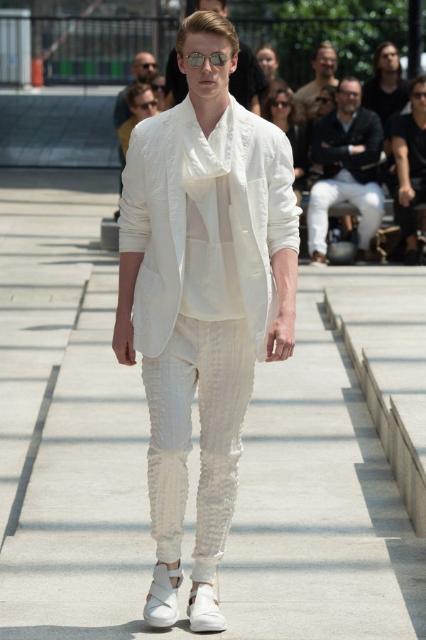 Issey Miyake（三宅一生）2025巴黎男装周男装秀