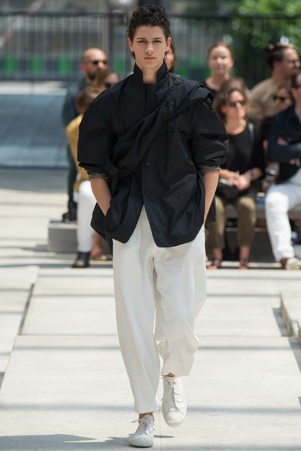 Issey Miyake（三宅一生）2025巴黎男装周男装秀