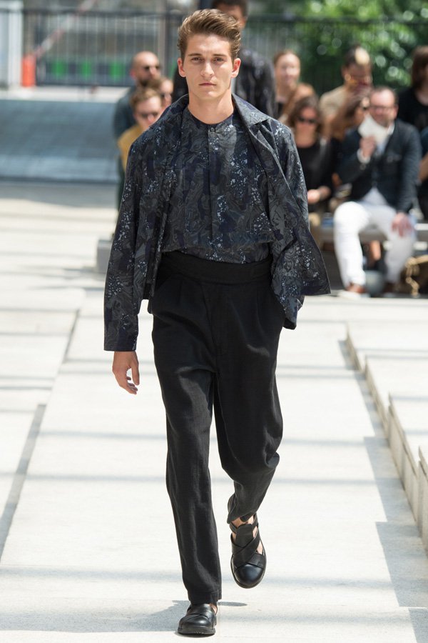 Issey Miyake（三宅一生）2025巴黎男装周男装秀