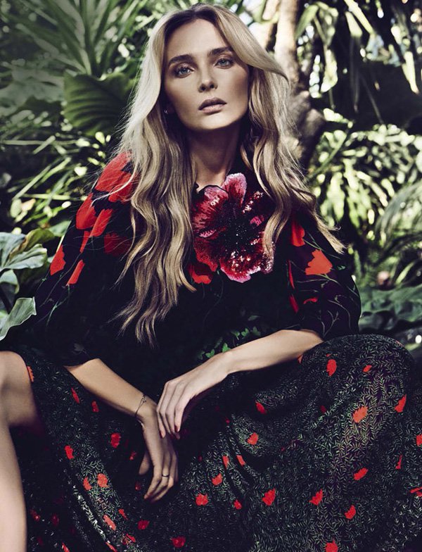 超模Snejana Onopka 演绎最新《Glamour》时尚杂志大片