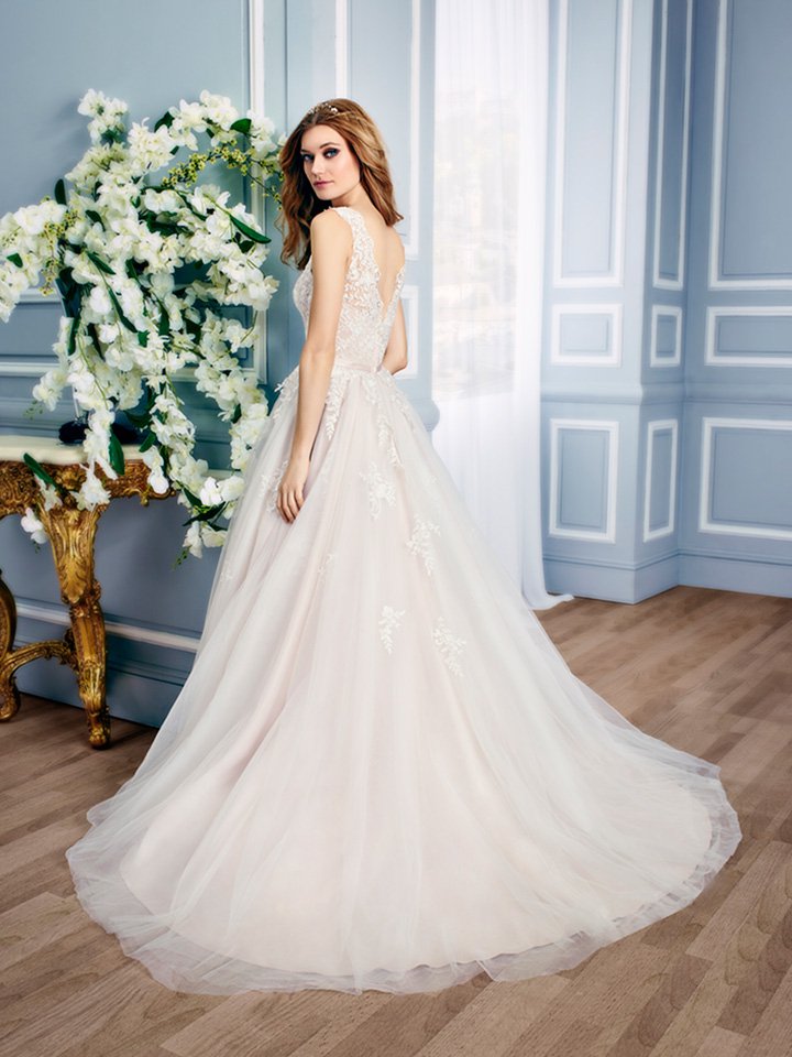 Moonlight Collection 2025秋冬婚纱礼服系列