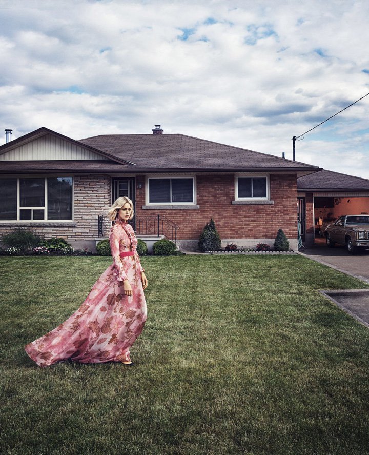 超模 Raquel Zimmermann演绎《Harper's Bazaar》时尚杂志大片