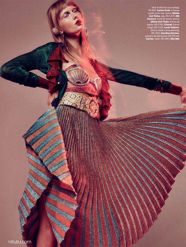 模特Yana Trufanova 演绎《Vogue》时尚杂志大片