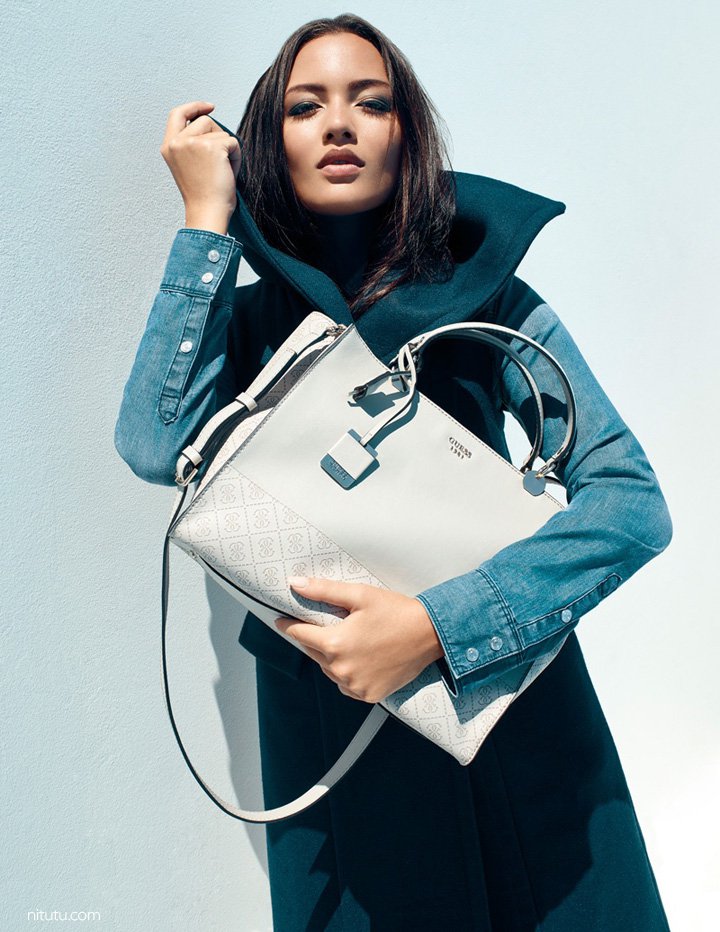 GUESS 2025秋冬系列配饰广告大片