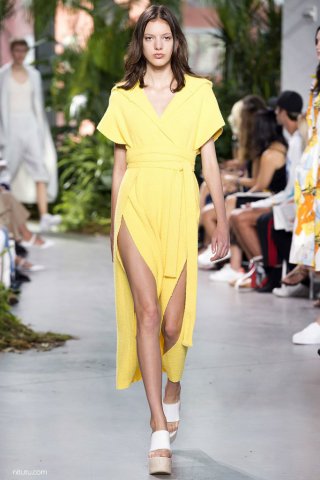 Lacoste（法国鳄鱼）2025纽约时装发布会女装秀