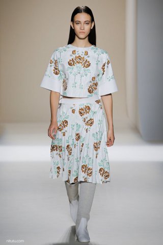 Victoria Beckham 2025纽约时装周女装秀