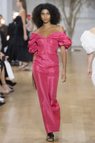 Oscar de la Renta（奥斯卡·德拉伦塔）2025纽约时装周时装秀