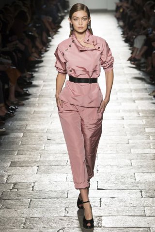 Bottega Veneta（葆蝶家）2025米兰时装周女装秀