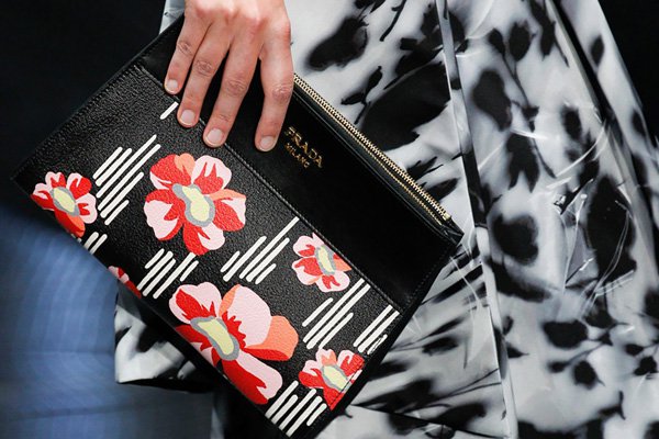 Prada（普拉达）2025春夏新款手袋系列大赏