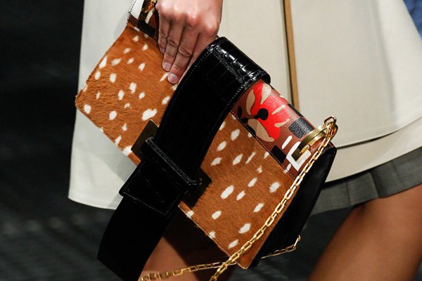 Prada（普拉达）2025春夏新款手袋系列大赏