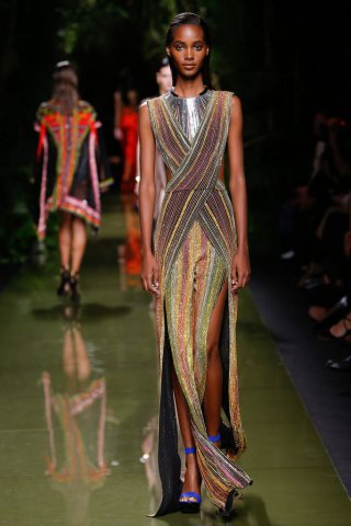 Balmain（巴尔曼）2025春夏巴黎时装周女装秀