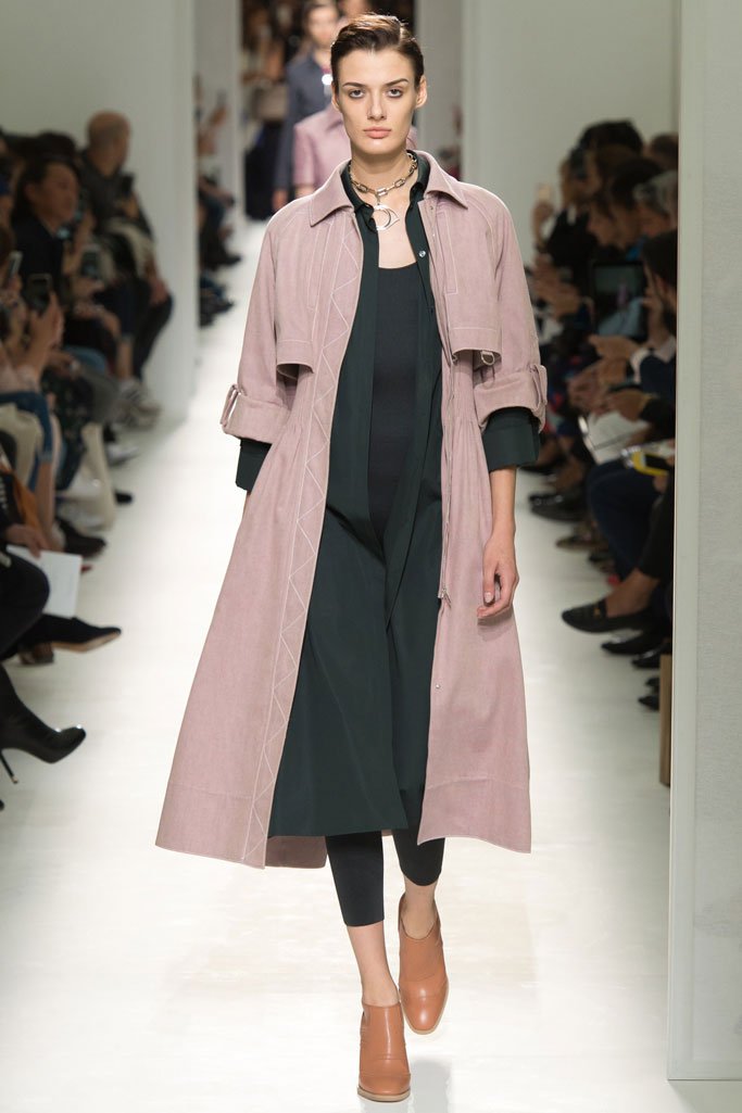 Hermès（爱马仕）2025春夏巴黎时装周时装秀