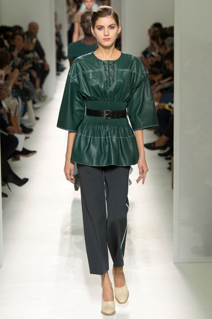 Hermès（爱马仕）2025春夏巴黎时装周时装秀