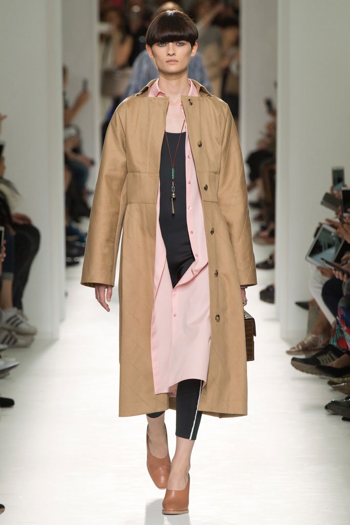 Hermès（爱马仕）2025春夏巴黎时装周时装秀