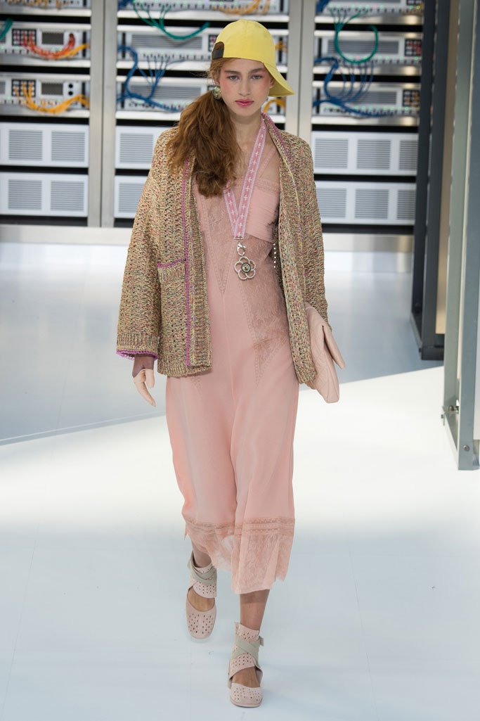 Chanel（香奈儿）2025春夏巴黎时装周时装秀