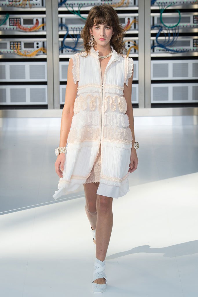 Chanel（香奈儿）2025春夏巴黎时装周时装秀