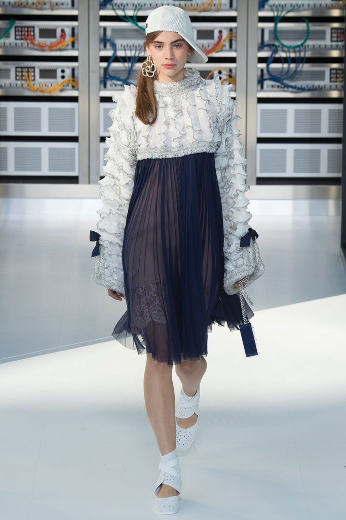 Chanel（香奈儿）2025春夏巴黎时装周时装秀