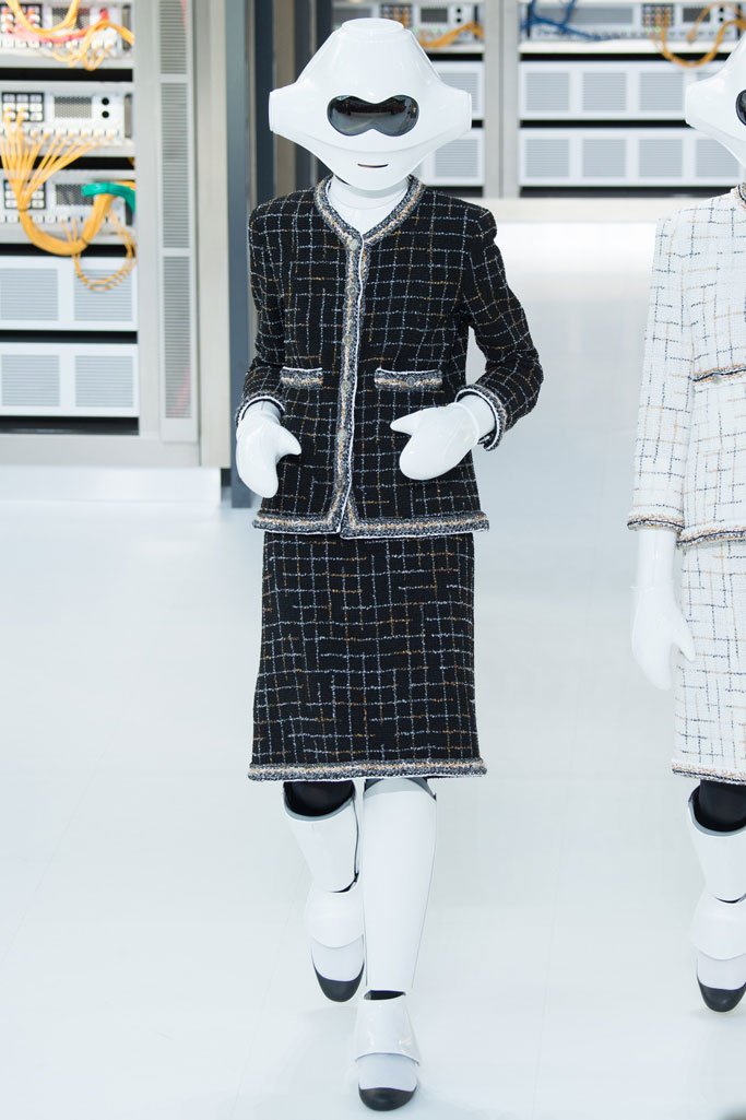 Chanel（香奈儿）2025春夏巴黎时装周时装秀