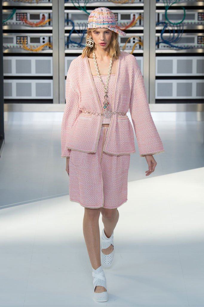 Chanel（香奈儿）2025春夏巴黎时装周时装秀