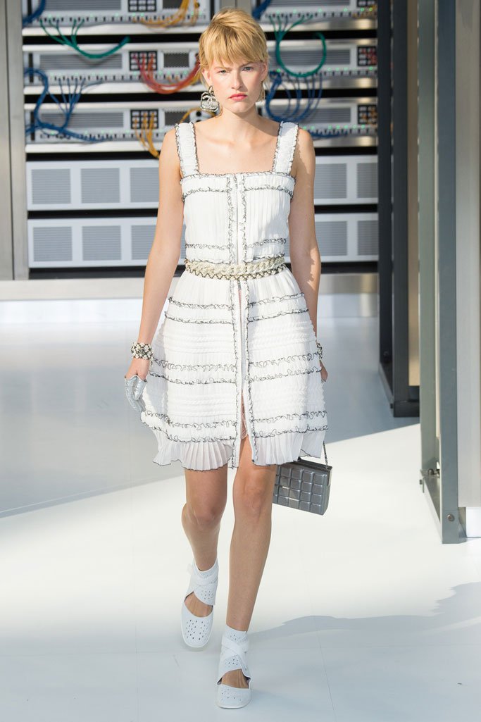 Chanel（香奈儿）2025春夏巴黎时装周时装秀