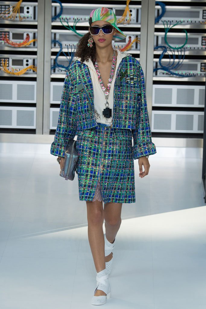 Chanel（香奈儿）2025春夏巴黎时装周时装秀