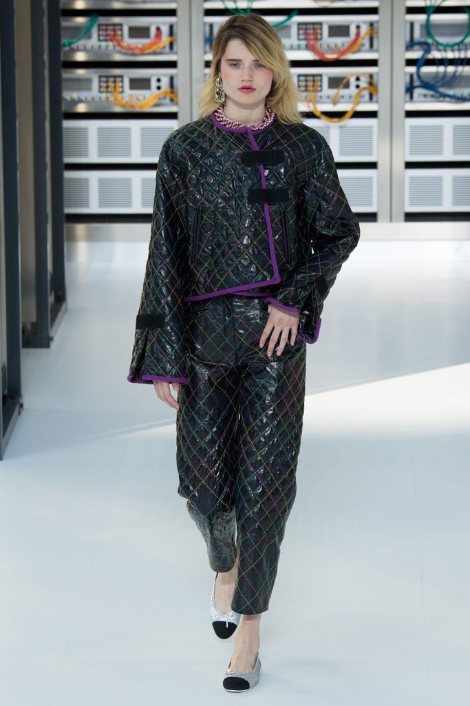 Chanel（香奈儿）2025春夏巴黎时装周时装秀