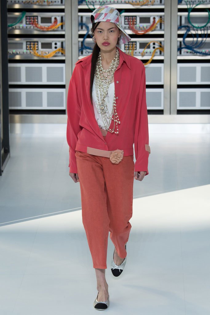 Chanel（香奈儿）2025春夏巴黎时装周时装秀