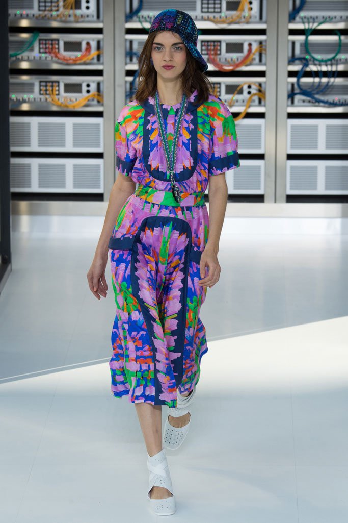 Chanel（香奈儿）2025春夏巴黎时装周时装秀