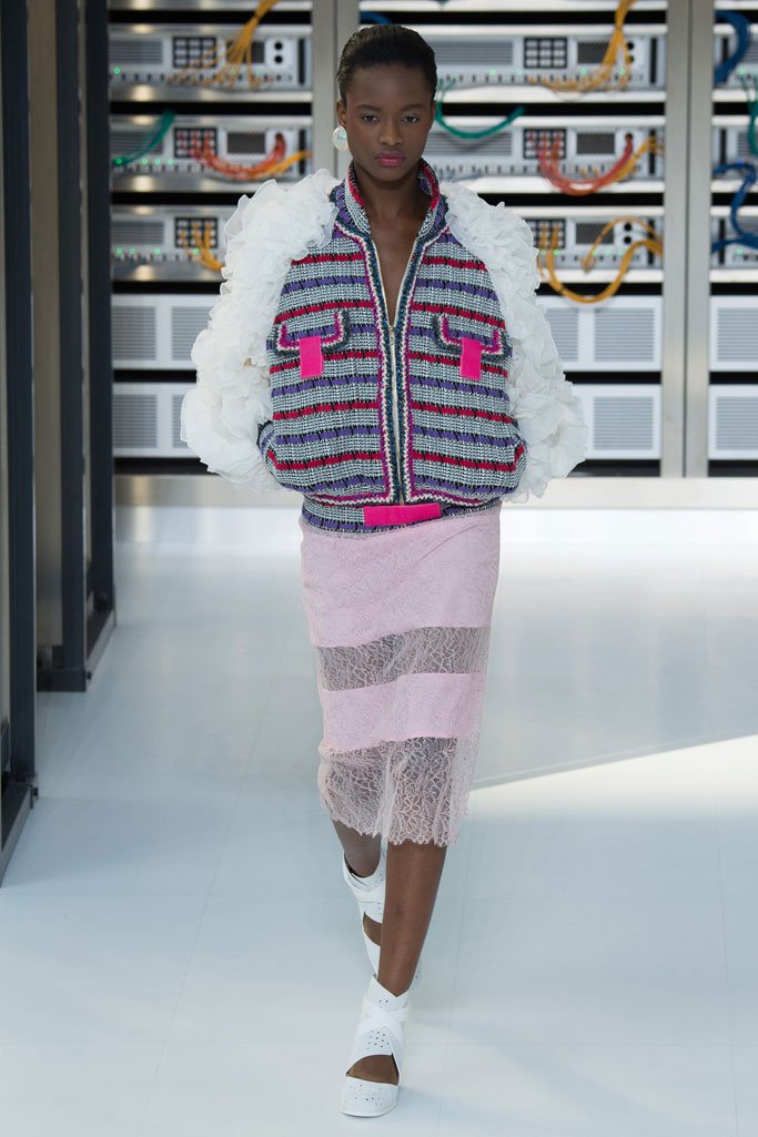 Chanel（香奈儿）2025春夏巴黎时装周时装秀